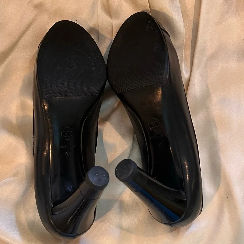 CHANEL Leather Pumps - Picture 5 of 5